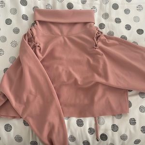 New Activewear shirt super comfortable and trendy to do any type of workout.